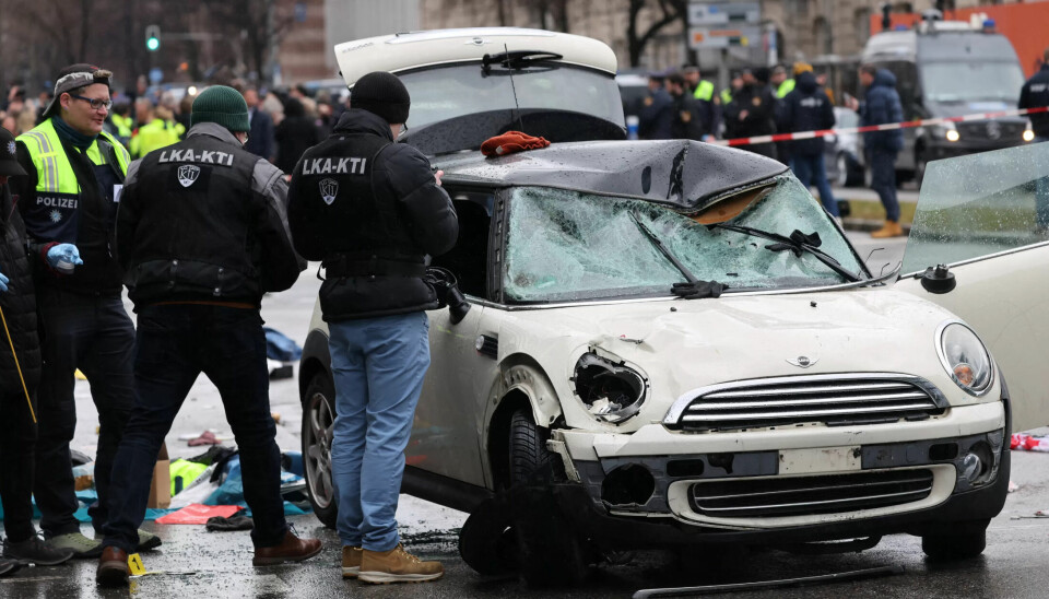 PÅGREPET: Mannen som kjørte bilen inn i en folkemengde torsdag ble raskt pågrepet av politiet. PÅGREPET: Mannen som kjørte bilen inn i en folkemengde torsdag ble raskt pågrepet av politiet.