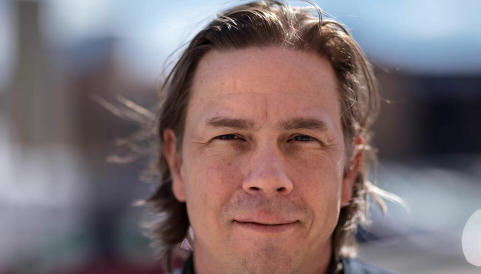 SØRGET FOR SIKKERHET: Noe av det første Frederik Samuelsen og kollegene fikk beskjed om, var å sette opp et overvåkingskamera på trikkestoppet på Rikshospitalet. Sykehuset ville ha kontroll med alle som kom fra Oslo sentrum. SØRGET FOR SIKKERHET: Noe av det første Frederik Samuelsen og kollegene fikk beskjed om, var å sette opp et overvåkingskamera på trikkestoppet på Rikshospitalet. Sykehuset ville ha kontroll med alle som kom fra Oslo sentrum.