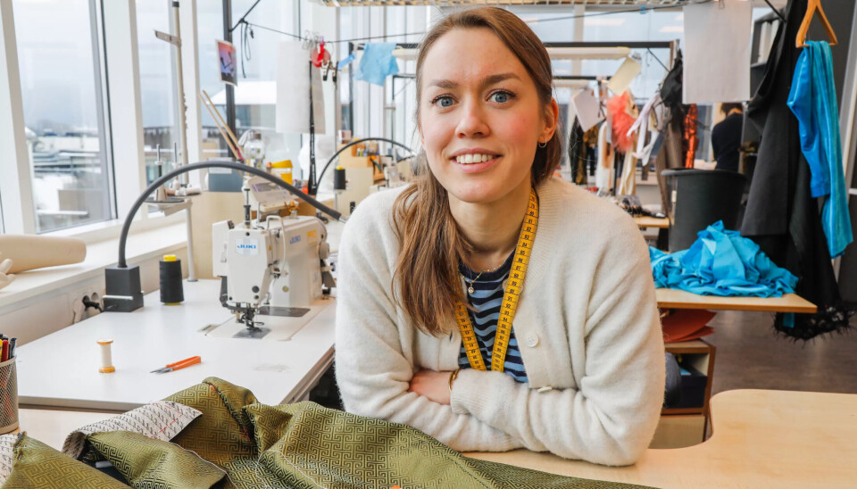 PROBLEMLØSER: – I teater får vi så mange forskjellige bestillinger fra kostymedesignerne. Det er ikke alltid noen fasit å følge, sier Ingvild Sandberg. PROBLEMLØSER: – I teater får vi så mange forskjellige bestillinger fra kostymedesignerne. Det er ikke alltid noen fasit å følge, sier Ingvild Sandberg.