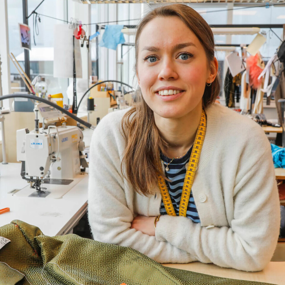PROBLEMLØSER: – I teater får vi så mange forskjellige bestillinger fra kostymedesignerne. Det er ikke alltid noen fasit å følge, sier Ingvild Sandberg. PROBLEMLØSER: – I teater får vi så mange forskjellige bestillinger fra kostymedesignerne. Det er ikke alltid noen fasit å følge, sier Ingvild Sandberg.