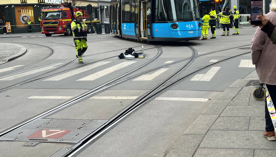 SPORVEKSEL: Trikken kjørte gjennom denne sporvekselen før den havnet med nesa inne i butikken. SPORVEKSEL: Trikken kjørte gjennom denne sporvekselen før den havnet med nesa inne i butikken.