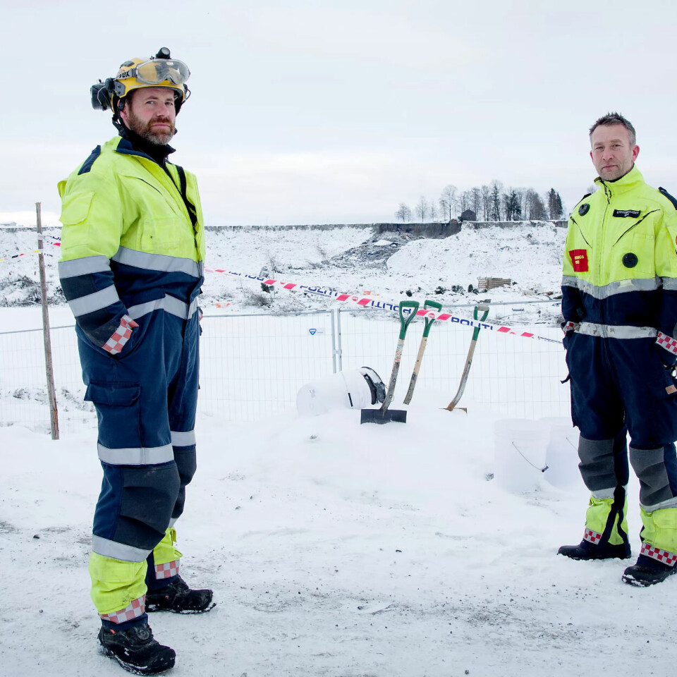TILBAKE: Utrykningsleder Roy Johansen (t.v.) og brannkonstabel Henrik Knapskog ved Gjerdrum-raset. TILBAKE: Utrykningsleder Roy Johansen (t.v.) og brannkonstabel Henrik Knapskog ved Gjerdrum-raset.