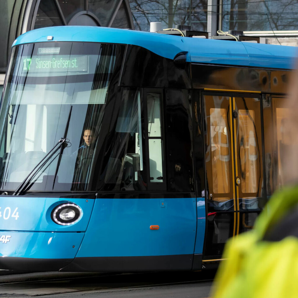 De talte ekspertene midt imot. Nå kommer folk for å lære av de ansatte