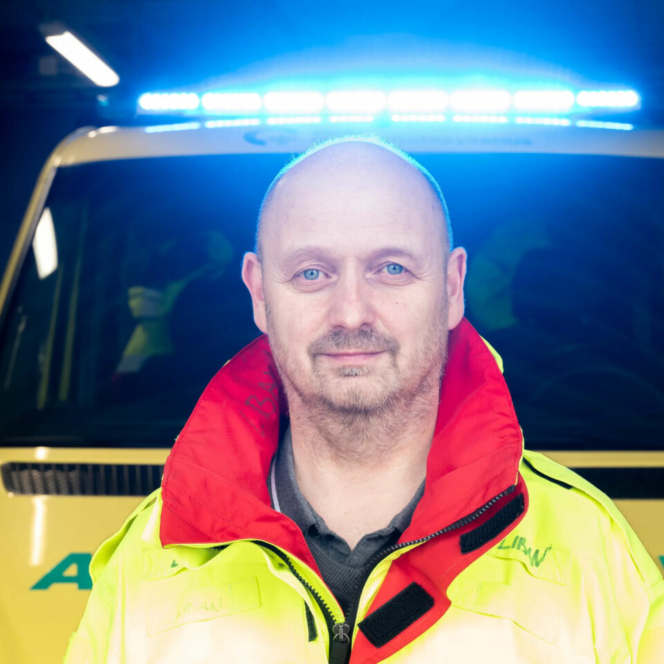 BELASTENDE: – Den utstrakte overtidsbruken er en stor belastning for den ansatte, sier Marthinsen, paramedic og hovedtillitsvalgt for Fagforbundet prehospital klinikk ved Oslo universitetssykehus. BELASTENDE: – Den utstrakte overtidsbruken er en stor belastning for den ansatte, sier Marthinsen, paramedic og hovedtillitsvalgt for Fagforbundet prehospital klinikk ved Oslo universitetssykehus.