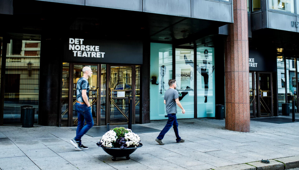 MILLIONER: Teatersjef Erik Ulfsby ved Det Norske Teatret i Oslo er fornøyd med at regjeringen setter av 15 millioner kroner i statsbudsjettet til dem. MILLIONER: Teatersjef Erik Ulfsby ved Det Norske Teatret i Oslo er fornøyd med at regjeringen setter av 15 millioner kroner i statsbudsjettet til dem.
