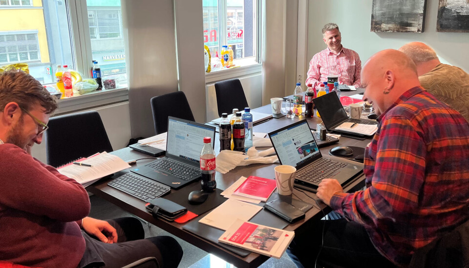 LANG NATT OG DAG: God stemning på arbeidsrommet til forhandlingsdelegasjonen for LO Kommune Oslo i går. Hvordan stemningen er nå, vites ikke. Partene sitter fortsatt i mekling. LANG NATT OG DAG: God stemning på arbeidsrommet til forhandlingsdelegasjonen for LO Kommune Oslo i går. Hvordan stemningen er nå, vites ikke. Partene sitter fortsatt i mekling.