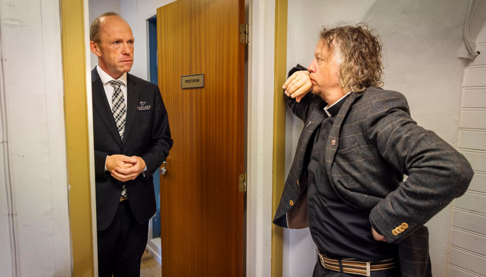 BEGRAVELSESBRANSJEN: Sindre Stabell Kulø er opptatt av gode relasjoner og har et godt samarbeid med byens begravelsesbyråer. I dag representert ved Stein Ove Karlsen. BEGRAVELSESBRANSJEN: Sindre Stabell Kulø er opptatt av gode relasjoner og har et godt samarbeid med byens begravelsesbyråer. I dag representert ved Stein Ove Karlsen.