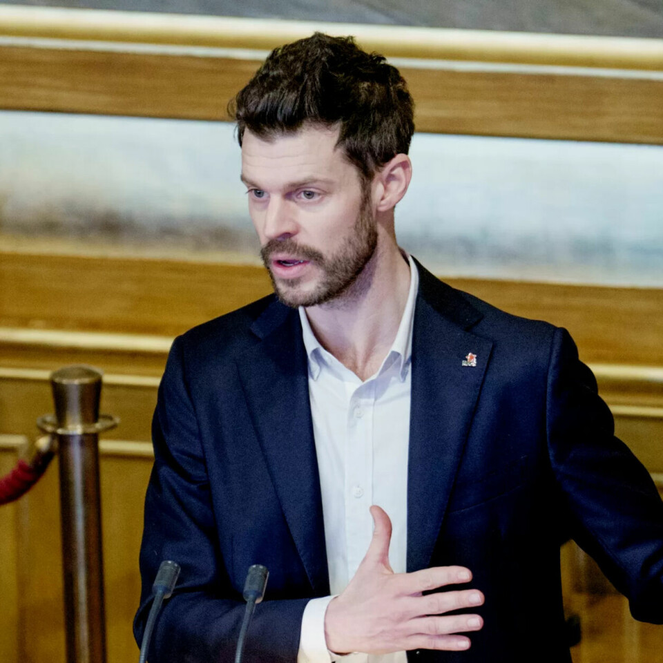 INVESTERT: Oljefondet har investert nesten 900 millioner kroner mer i israelske selskaper på et halvt år, viser en ny oversikt fra Fondet. Utenrikspolitisk talsperson Bjørnar Moxnes i Rødt mener finansminister Trygve Slagsvold Vedum må beordre Oljefondet til å trekke seg ut, «slik han med rette gjorde med Russland». INVESTERT: Oljefondet har investert nesten 900 millioner kroner mer i israelske selskaper på et halvt år, viser en ny oversikt fra Fondet. Utenrikspolitisk talsperson Bjørnar Moxnes i Rødt mener finansminister Trygve Slagsvold Vedum må beordre Oljefondet til å trekke seg ut, «slik han med rette gjorde med Russland».