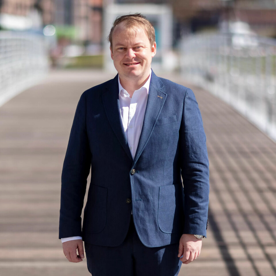 Frp har ennå ikke tatt stilling til regjeringens forslag om å fjerne plikten til å gå av ved særaldersgrensene, forteller Erlend Wiborg. Frp har ennå ikke tatt stilling til regjeringens forslag om å fjerne plikten til å gå av ved særaldersgrensene, forteller Erlend Wiborg.
