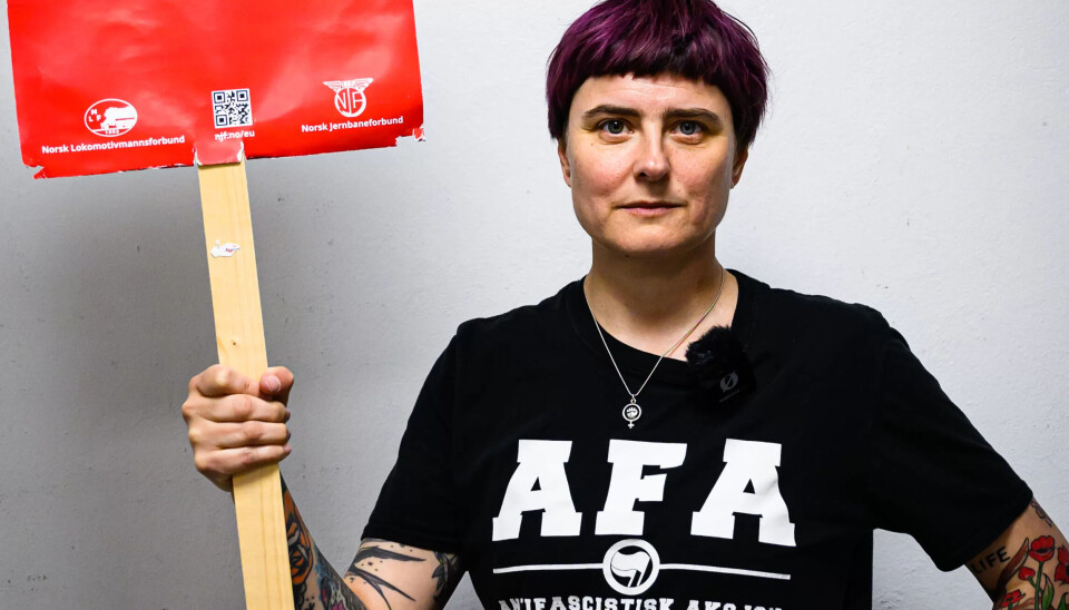 Janne Lisesdatter Håkonsen mener regjeringen har sviktet lovnadene sine om å ikke splitte opp jernbanen. Janne Lisesdatter Håkonsen mener regjeringen har sviktet lovnadene sine om å ikke splitte opp jernbanen.