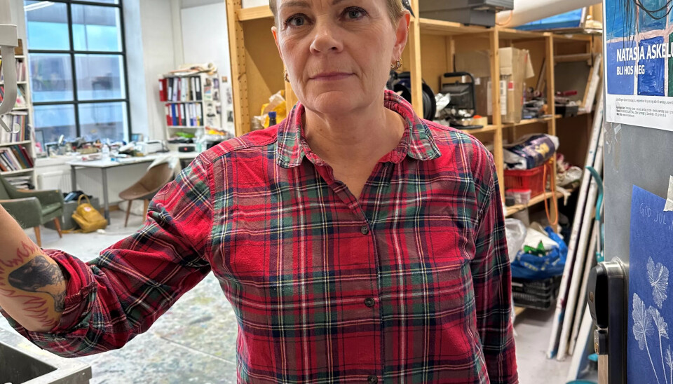 OGSÅ KUNSTNER: Helsefagarbeider Natasja Askelund jobber 50 prosent i yrket, hun er også kunstner og fast gjestekommentator i Stavanger Aftenblad. OGSÅ KUNSTNER: Helsefagarbeider Natasja Askelund jobber 50 prosent i yrket, hun er også kunstner og fast gjestekommentator i Stavanger Aftenblad.