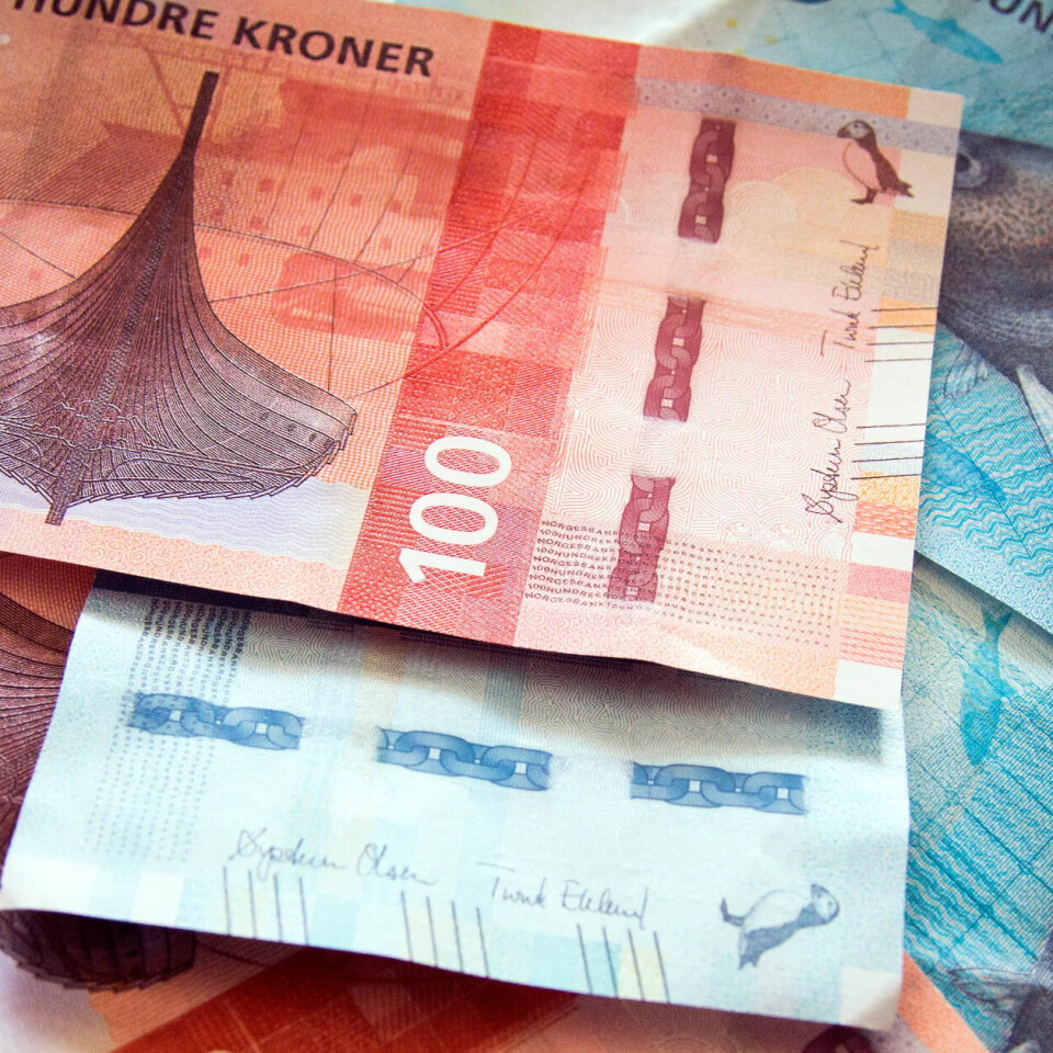 NY DEBATT: Høyre har sagt flere ganger at de ikke ønsker å kutte i sykelønna denne stortingsperioden. Partiet har satt ned ett utvalg som skal se på sykefraværet og der vil eventuelle kutt også trolig bli diskutert. NY DEBATT: Høyre har sagt flere ganger at de ikke ønsker å kutte i sykelønna denne stortingsperioden. Partiet har satt ned ett utvalg som skal se på sykefraværet og der vil eventuelle kutt også trolig bli diskutert.