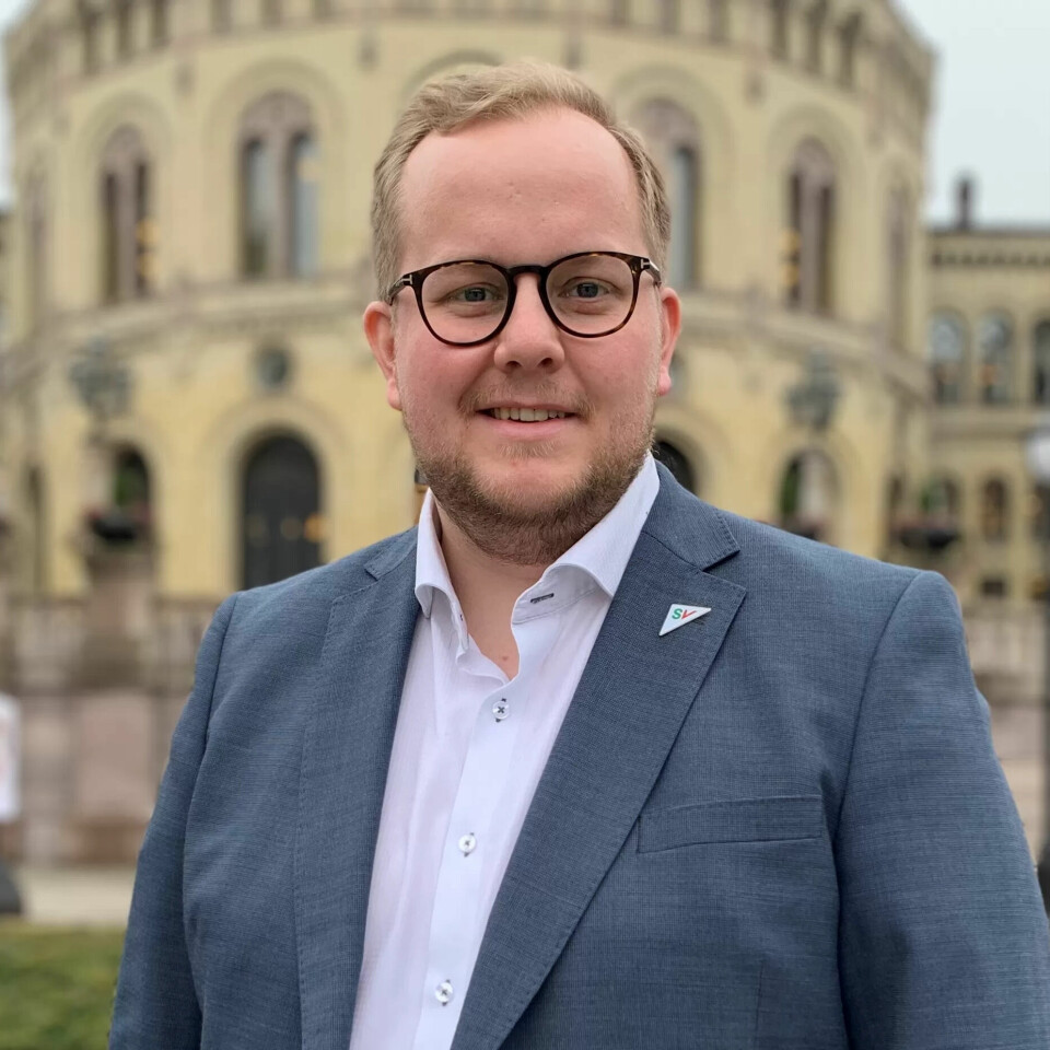 Eirik Faret Sakariassen forteller at SV vil sende saken om særaldersgrensene tilbake til forhandlingsbordet. Eirik Faret Sakariassen forteller at SV vil sende saken om særaldersgrensene tilbake til forhandlingsbordet.