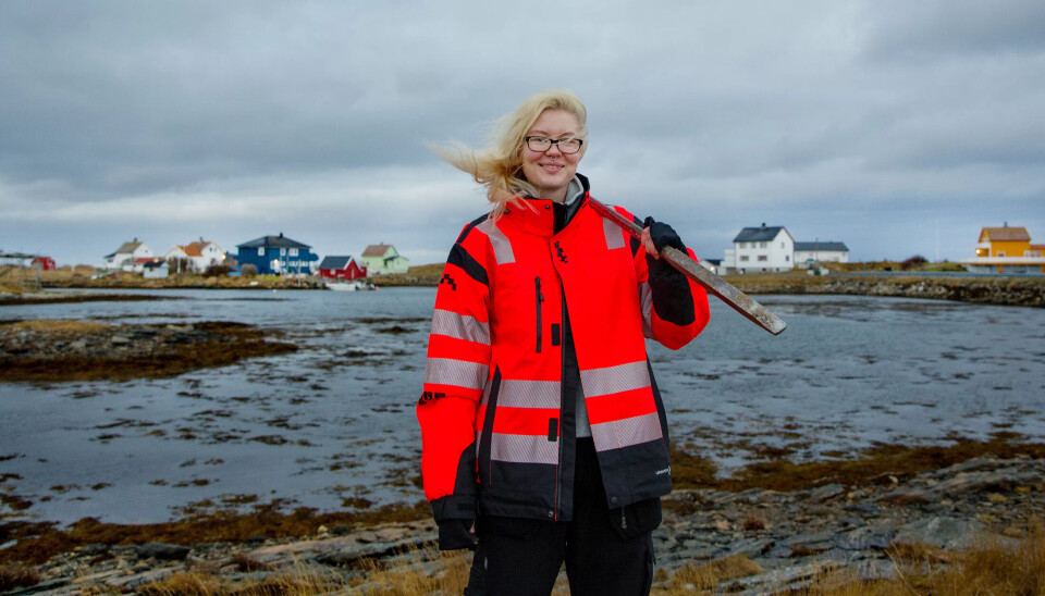 SATSER PÅ DRIFT: – Om det hadde blitt arbeidsplasser i olje her, hadde de mest gått til fremmedfolk, sier Aurora Sofie Karlsen. Hun satser i stedet på fagbrev i driftsteknikk i hjemkommunen Røst. Hun tror hun er første jente som tar det fagbrevet i Nordland. SATSER PÅ DRIFT: – Om det hadde blitt arbeidsplasser i olje her, hadde de mest gått til fremmedfolk, sier Aurora Sofie Karlsen. Hun satser i stedet på fagbrev i driftsteknikk i hjemkommunen Røst. Hun tror hun er første jente som tar det fagbrevet i Nordland.