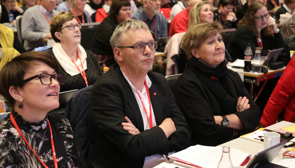 ØNSKER LAVLØNNSPROFIL: Odd Haldgeir Larsen (i midten), nestleder i Fagforbundet, vil kjempe for å tette gapet mellom dem som tjener minst og resten. Larden er flankert av nestleder Sissel M. Skoghaug (t.v) og leder Mette Nord i Fagforbundet. ØNSKER LAVLØNNSPROFIL: Odd Haldgeir Larsen (i midten), nestleder i Fagforbundet, vil kjempe for å tette gapet mellom dem som tjener minst og resten. Larden er flankert av nestleder Sissel M. Skoghaug (t.v) og leder Mette Nord i Fagforbundet.