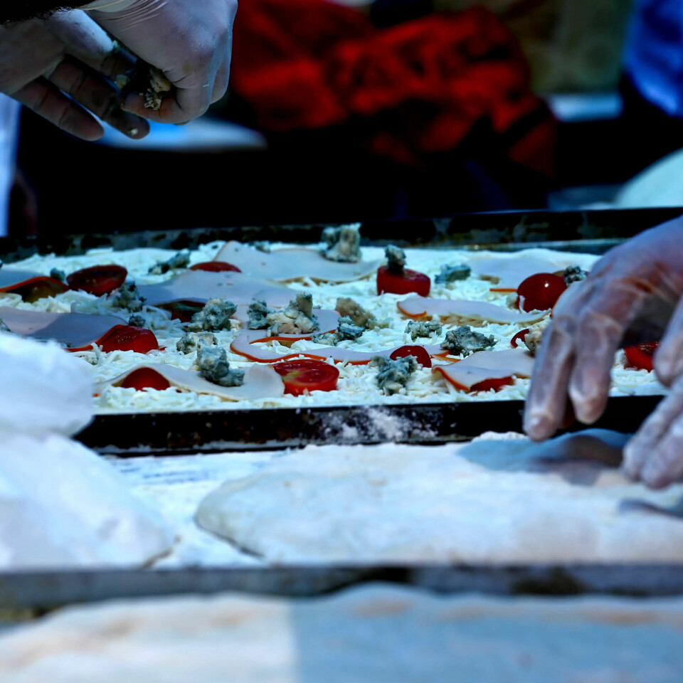 VANN I MUNN: Etter en tur i ovnen får også denne pizzaen bein å gå på. VANN I MUNN: Etter en tur i ovnen får også denne pizzaen bein å gå på.