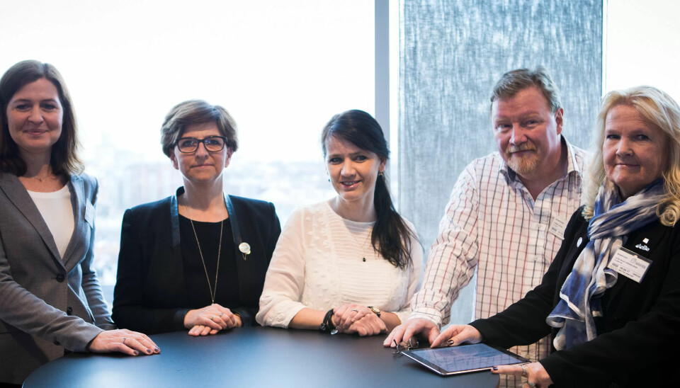 ENIGHET: Forhandlingslederene fotografert i årets Spekteroppgjør ble enige etter en dag med forhandlinger. Fra venstre: Birgithe Hellerud (SAN), Eli Gunhild By (Unio), Anne-Kari Bratten (Spekter), EIvind Gran (LO Stat) og Lizzie Ruud Thorkildsen (YS Spekter). ENIGHET: Forhandlingslederene fotografert i årets Spekteroppgjør ble enige etter en dag med forhandlinger. Fra venstre: Birgithe Hellerud (SAN), Eli Gunhild By (Unio), Anne-Kari Bratten (Spekter), EIvind Gran (LO Stat) og Lizzie Ruud Thorkildsen (YS Spekter).