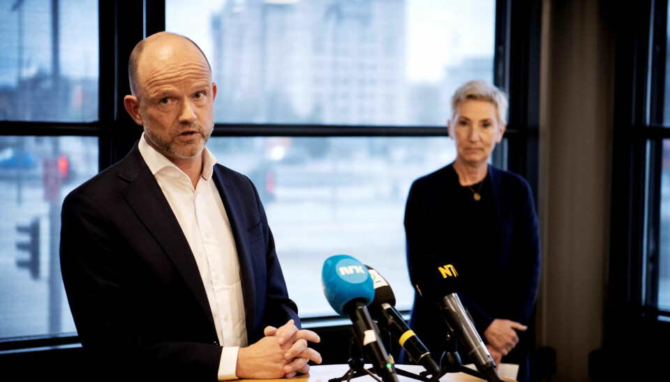 Til helgen er det frist for mekling i lønnsoppgjøret mellom NHOs Ole Erik Almlid og LO-leder Peggy Hessen Følsvik. Til helgen er det frist for mekling i lønnsoppgjøret mellom NHOs Ole Erik Almlid og LO-leder Peggy Hessen Følsvik.