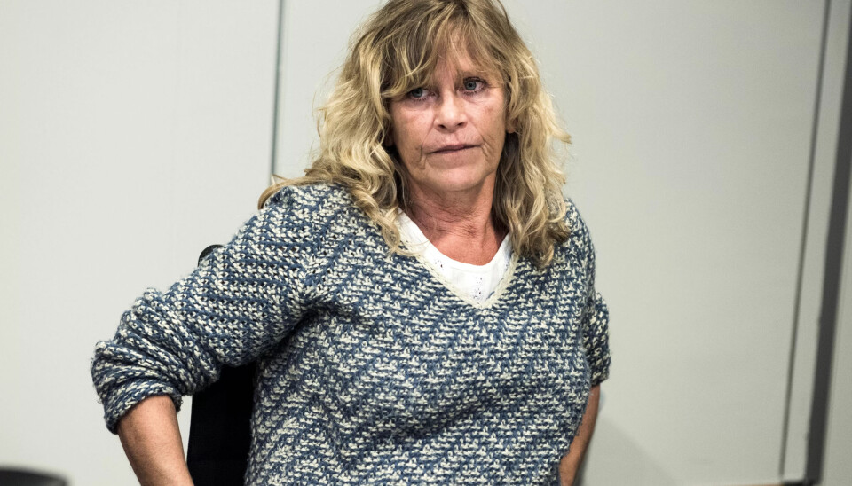 ET RAN: –Vi hører hvert år at de som jobber i kommunen går opp i lønn. Det er så frustrerende. Vi står stille i lønna og blir rana for tilleggene våre, sier hjelpepleier Sylvia Waal. ET RAN: –Vi hører hvert år at de som jobber i kommunen går opp i lønn. Det er så frustrerende. Vi står stille i lønna og blir rana for tilleggene våre, sier hjelpepleier Sylvia Waal.