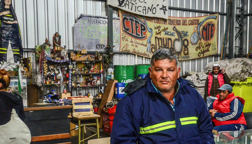 President: Sergio Sanchez begynte å jobbe som cartonero da han mistet jobben som lastebilsjåfør under krisen i 2001. Nå er han president for et kooperativ for cartoneros, og dessuten venn av paven. President: Sergio Sanchez begynte å jobbe som cartonero da han mistet jobben som lastebilsjåfør under krisen i 2001. Nå er han president for et kooperativ for cartoneros, og dessuten venn av paven.