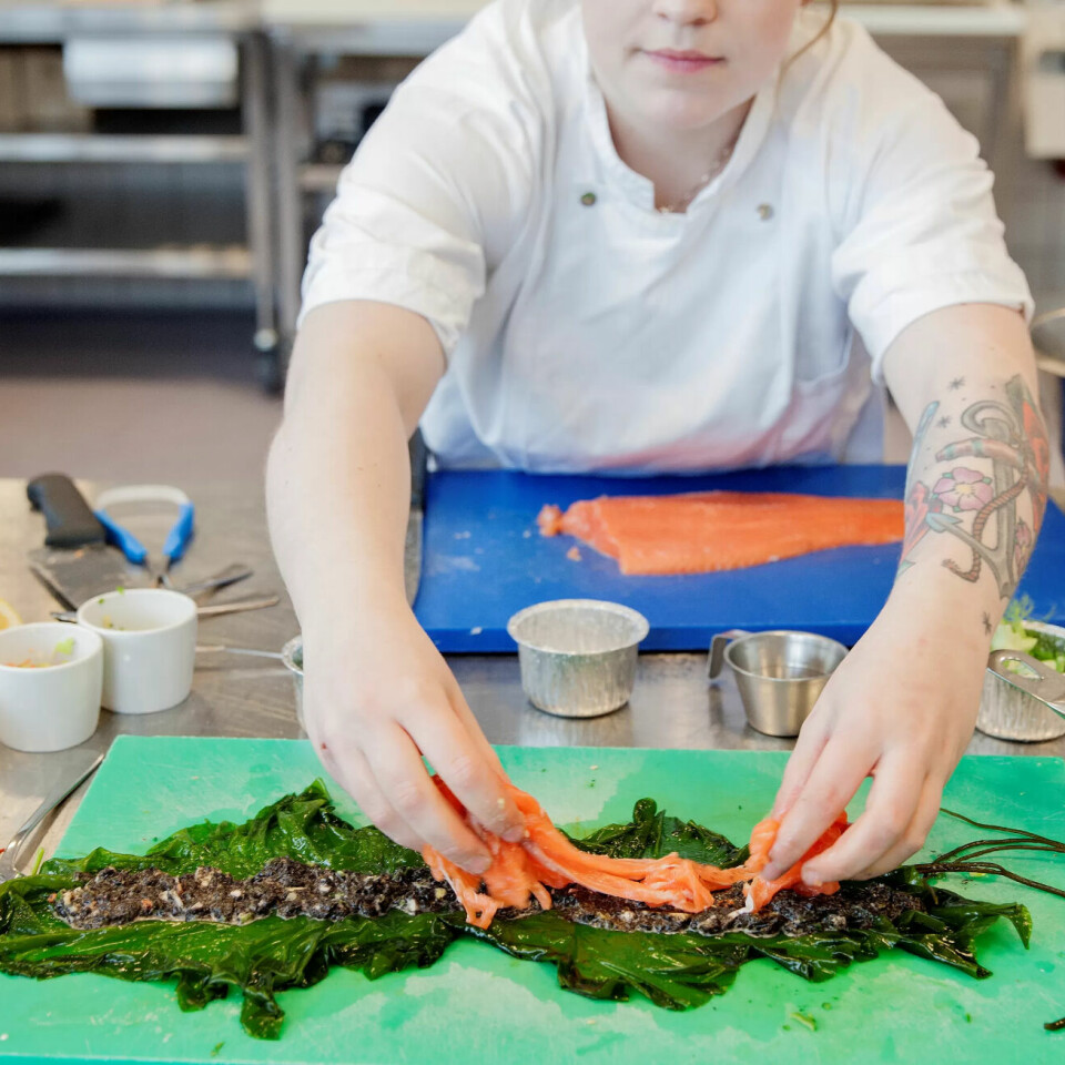 Mange lærlinger ble permittert i vår, verst gikk det ut over restaurant- og kokkelærlingene. Nå frykter flere forbund at bedriftene ikke kommer til å ta inn like mange lærlinger. Mange lærlinger ble permittert i vår, verst gikk det ut over restaurant- og kokkelærlingene. Nå frykter flere forbund at bedriftene ikke kommer til å ta inn like mange lærlinger.