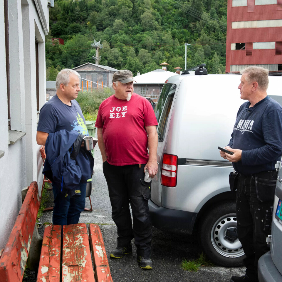 Vaktmester Einar Opedal, Stein Egil Legård og Arnt Stenehjem (plasstillitsvalgt) i Odda kommune. Vaktmester Einar Opedal, Stein Egil Legård og Arnt Stenehjem (plasstillitsvalgt) i Odda kommune.
