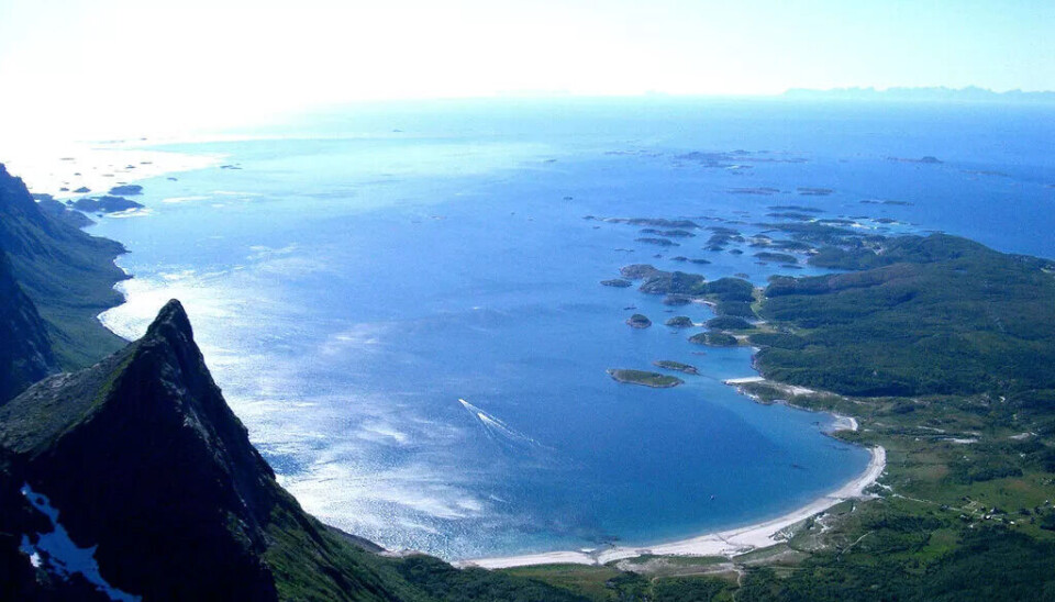 AVSTAND: Det er langt fra idylliske Steigen til Bodø. AVSTAND: Det er langt fra idylliske Steigen til Bodø.