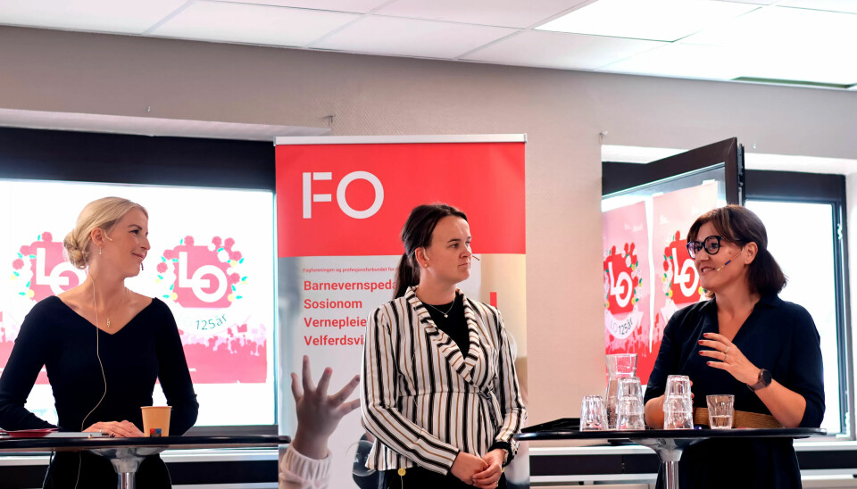 FRONTER SENTERET: Det er Elise Waagen (Ap) og Marit K. Strand (Sp) som fronter det nye senteret i pressemeldingen. Her er de sammen med Marianne Solberg fra FO ved en tidligere anledning. FRONTER SENTERET: Det er Elise Waagen (Ap) og Marit K. Strand (Sp) som fronter det nye senteret i pressemeldingen. Her er de sammen med Marianne Solberg fra FO ved en tidligere anledning.