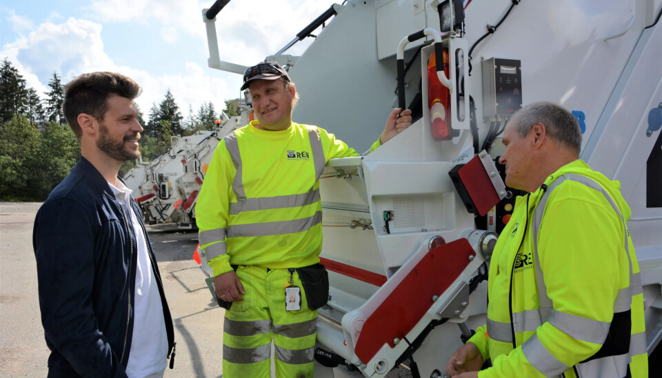 Rødt og Bjørnar Moxnes vil at søppeltømming skal være i kommunal regi i hele landet. Rødt og Bjørnar Moxnes vil at søppeltømming skal være i kommunal regi i hele landet.