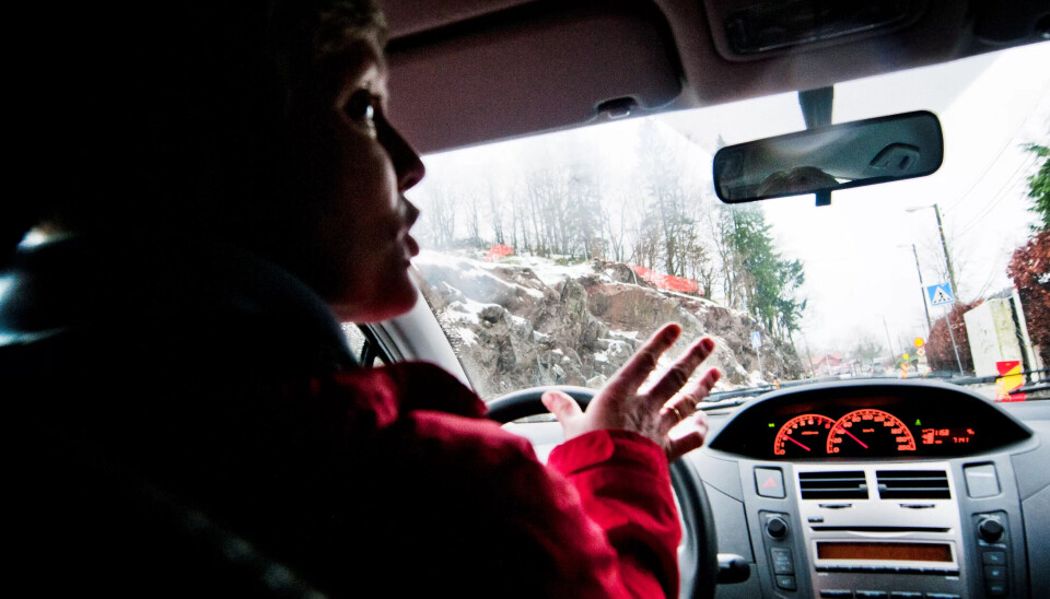 Svenske hjemmehjelpere får ikke lønn for tiden de bruker på å reise fra en bruker til en annen. (Illustrasjonsfoto) Svenske hjemmehjelpere får ikke lønn for tiden de bruker på å reise fra en bruker til en annen. (Illustrasjonsfoto)