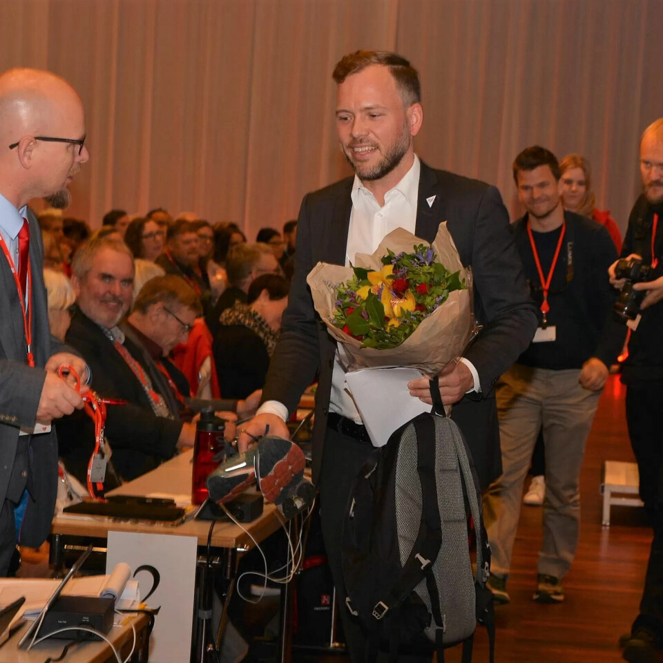 BLOMSTER: Audun Lysbakken ble hjertelig mottatt på landsmøtet til Fagforbundet. BLOMSTER: Audun Lysbakken ble hjertelig mottatt på landsmøtet til Fagforbundet.