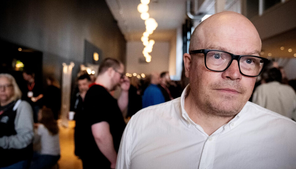 GARANTERER: Per Vidar Kjølmoen er arbeidspolitisk talsperson for Ap og seier at han kan garantere at det ikkje blir kutt i sjukeløna om dei får fortsette i regjering. Han kallar kutt i sjukeløna usosialt og seier det vil ramme dei som har minst, mest. GARANTERER: Per Vidar Kjølmoen er arbeidspolitisk talsperson for Ap og seier at han kan garantere at det ikkje blir kutt i sjukeløna om dei får fortsette i regjering. Han kallar kutt i sjukeløna usosialt og seier det vil ramme dei som har minst, mest.