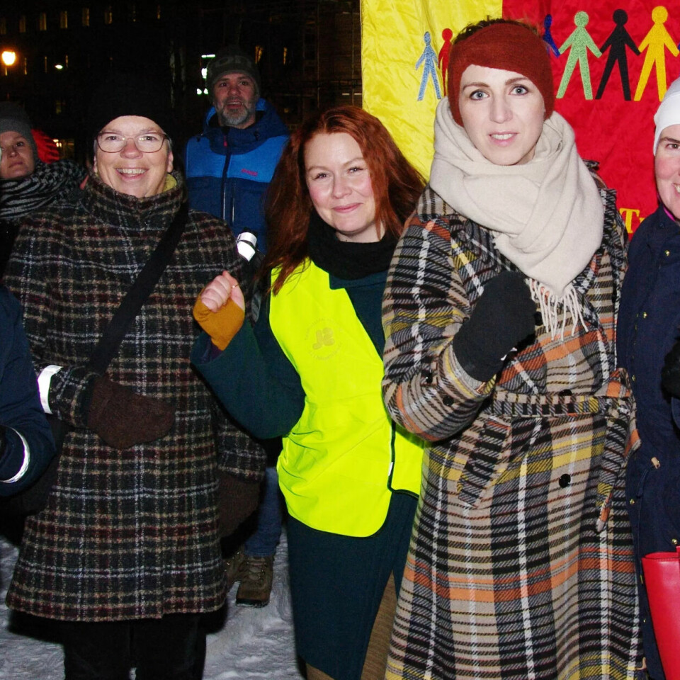 Kvinner demonstrerte da 87 prosent av året var omme: Arnhild Skaanes (f.v.), Inger Lisbeth Heglad, Runa Hjertø, Mona Berger, Marit Monsø Bosness og Trond Reitan. Kvinner demonstrerte da 87 prosent av året var omme: Arnhild Skaanes (f.v.), Inger Lisbeth Heglad, Runa Hjertø, Mona Berger, Marit Monsø Bosness og Trond Reitan.