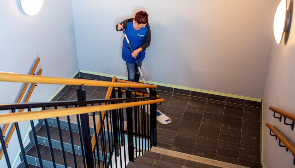 MIDLERTIDIG KONRAKT: Arbeidsgiver er forpliktet til å sende et skriftlig varsel om fratreden senest en måned før den siste midlertidige arbeidskontrakten løper ut, påpeker LO-advokaten. MIDLERTIDIG KONRAKT: Arbeidsgiver er forpliktet til å sende et skriftlig varsel om fratreden senest en måned før den siste midlertidige arbeidskontrakten løper ut, påpeker LO-advokaten.
