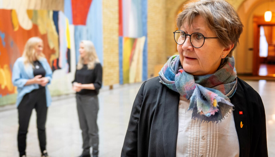 KRITISK: Mette Nord er leiar av Fagforbundet og trur Høgre med sitt landsmøtevedtak klargjer kutt i sjukeløna: -Kva betyr det når Høgre vil 'gjere endringar' i sjukeløna? Dei vil ialle fall ikkje auke den, seier Nord. KRITISK: Mette Nord er leiar av Fagforbundet og trur Høgre med sitt landsmøtevedtak klargjer kutt i sjukeløna: -Kva betyr det når Høgre vil 'gjere endringar' i sjukeløna? Dei vil ialle fall ikkje auke den, seier Nord.