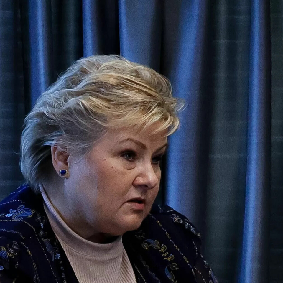 Tross nedgangen klarer Høyre og Erna Solberg seg etter forholdene overraskende bra, mener valgforsker Johannes Bergh. Tross nedgangen klarer Høyre og Erna Solberg seg etter forholdene overraskende bra, mener valgforsker Johannes Bergh.