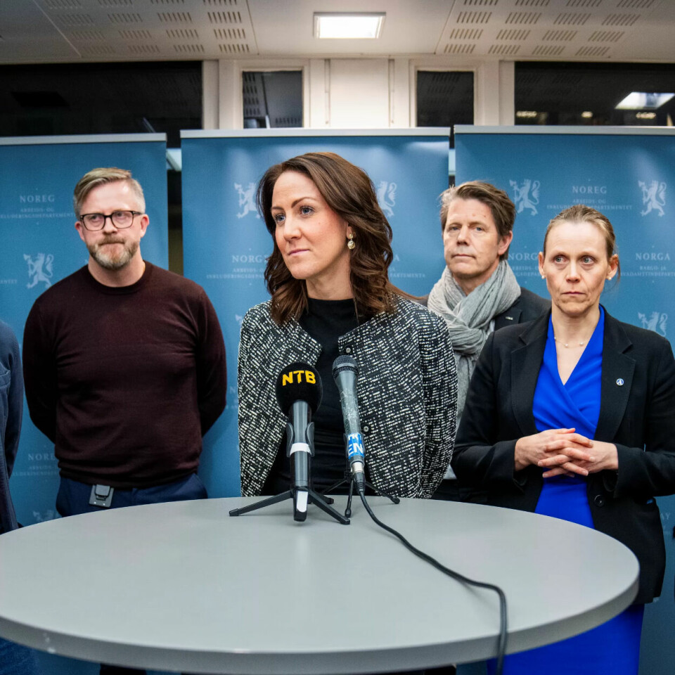BRØT: Arbeids- og inkluderingsminister Tonje Brenna (Ap) snakket med pressen tidligere i desember da det ble forhandlingene om ny IA-avtale. BRØT: Arbeids- og inkluderingsminister Tonje Brenna (Ap) snakket med pressen tidligere i desember da det ble forhandlingene om ny IA-avtale.