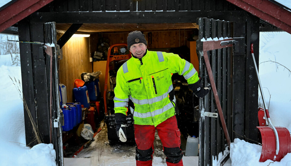 Roar Grønvold skal sørge for føret for de som skal ut på ski i helgen. Roar Grønvold skal sørge for føret for de som skal ut på ski i helgen.