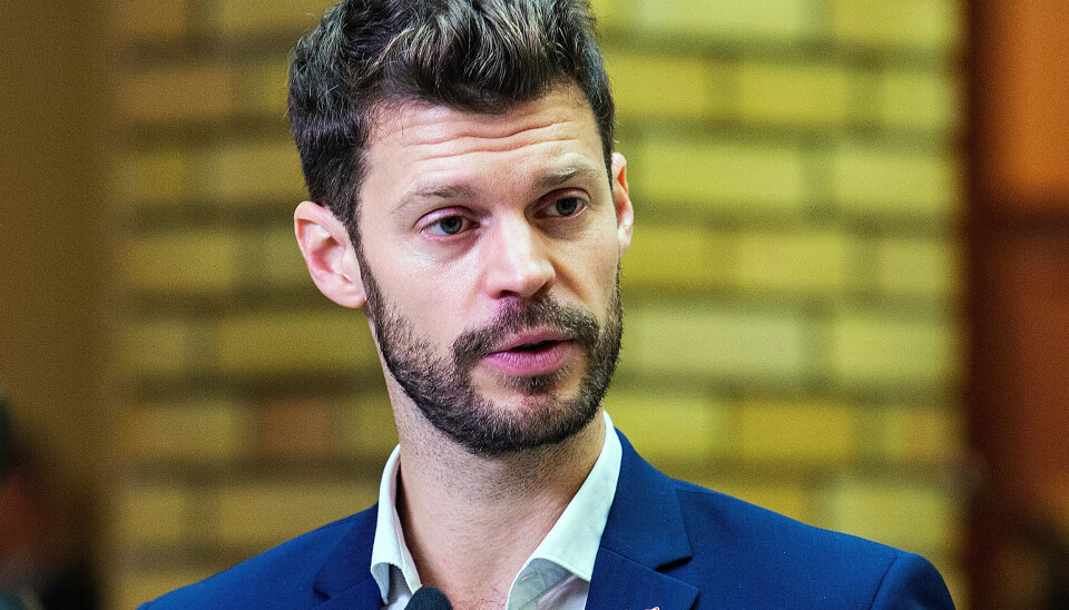 Rødts Bjørnar Moxnes mener en fjerning av særaldersgrensene vil ramme arbeidstakerne. Rødts Bjørnar Moxnes mener en fjerning av særaldersgrensene vil ramme arbeidstakerne.