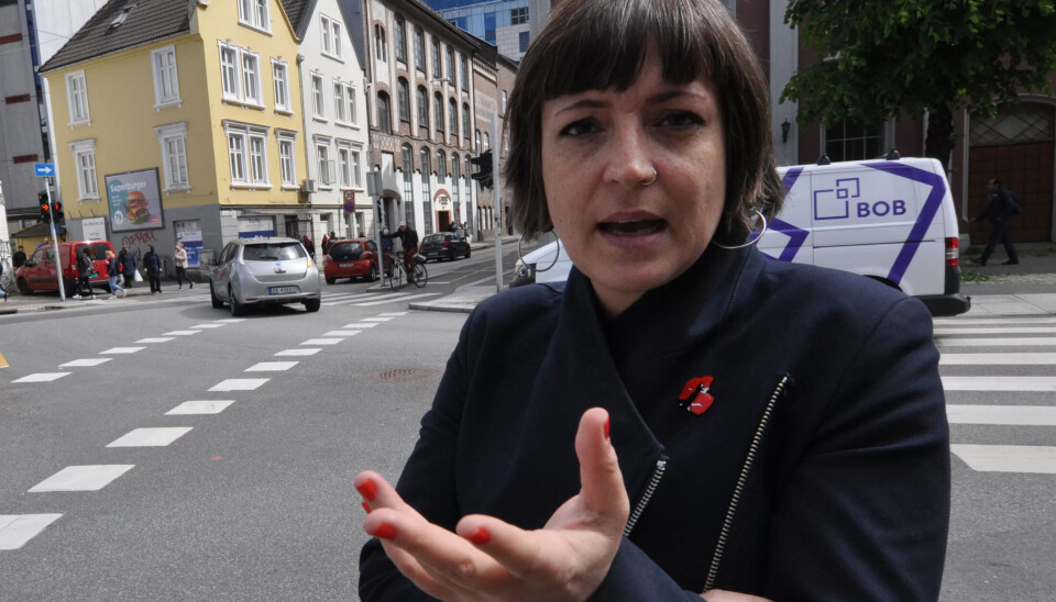 – Hvorfor i huleste helsikken organiserer de ideelle seg i NHO, spør du? Nei, det er vel fordi de vil spare bra med penger på lønn og pensjon, skriver Sara Bell. – Hvorfor i huleste helsikken organiserer de ideelle seg i NHO, spør du? Nei, det er vel fordi de vil spare bra med penger på lønn og pensjon, skriver Sara Bell.