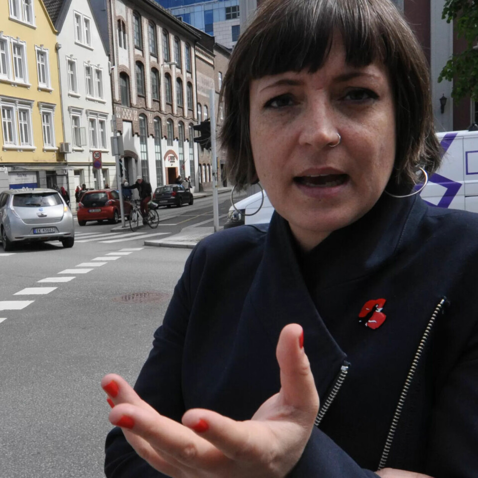 – Hvorfor i huleste helsikken organiserer de ideelle seg i NHO, spør du? Nei, det er vel fordi de vil spare bra med penger på lønn og pensjon, skriver Sara Bell. – Hvorfor i huleste helsikken organiserer de ideelle seg i NHO, spør du? Nei, det er vel fordi de vil spare bra med penger på lønn og pensjon, skriver Sara Bell.