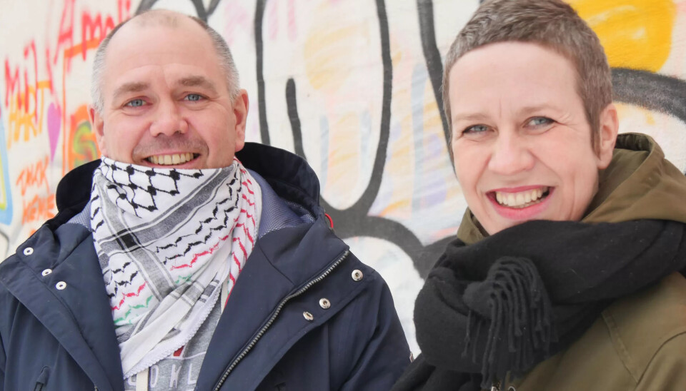 FEIRER: Stig Berntsen og Stine Westrum i Fagforbundet Oslo er glade etter at de har vært med å få på plass norges første tariffavtale på en skjønnhetssalong. FEIRER: Stig Berntsen og Stine Westrum i Fagforbundet Oslo er glade etter at de har vært med å få på plass norges første tariffavtale på en skjønnhetssalong.