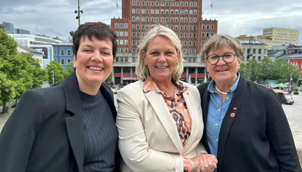 LOs Henriette Jevnaker, Aps Tone Berge Hansen og Fagforbundets Mette Nord er en fornøyd trio etter endringen i arbeidsmiljøloven.
