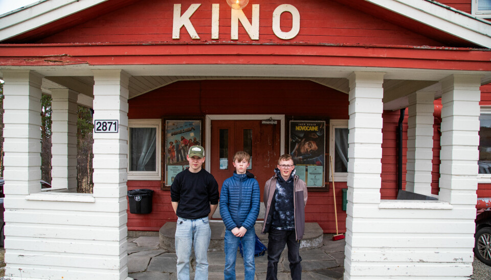 BYGDEKINOER FJERNES: Kinotilbudet rammes i flere kommuner viser Fagbladets undersøkelse om kulturkutt. I Folldal kan Ivar Kjønsberg, Torgrim Berget Streitlien og Christer Bakke fremdeles gå på kino.