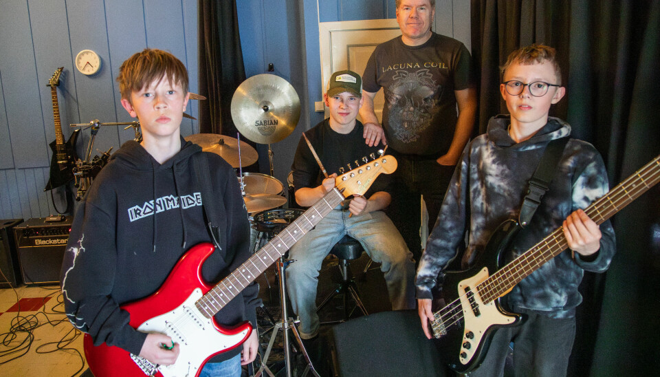 HARD ROCK: Christer Bakke og Torgrim Berget Streitlien, med Ivar Kjønsberg på trommer, vil ikke at Alvdal og Trysil skal være bedre enn dem på UKM. Fra nå av synger de selv uten læreren.