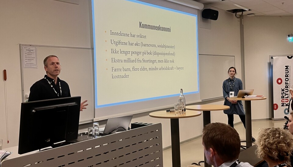 KUTT: Bård Kleppe og Line Elise Holmboe fra Telemarksforkning la fram rapporten «Kutt, kutt, kutt over hele linja».