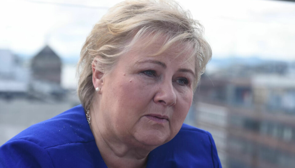 OFFENSIV: Høyre og leder Erna Solberg prøver å komme seg på offensiven før sommerferien.