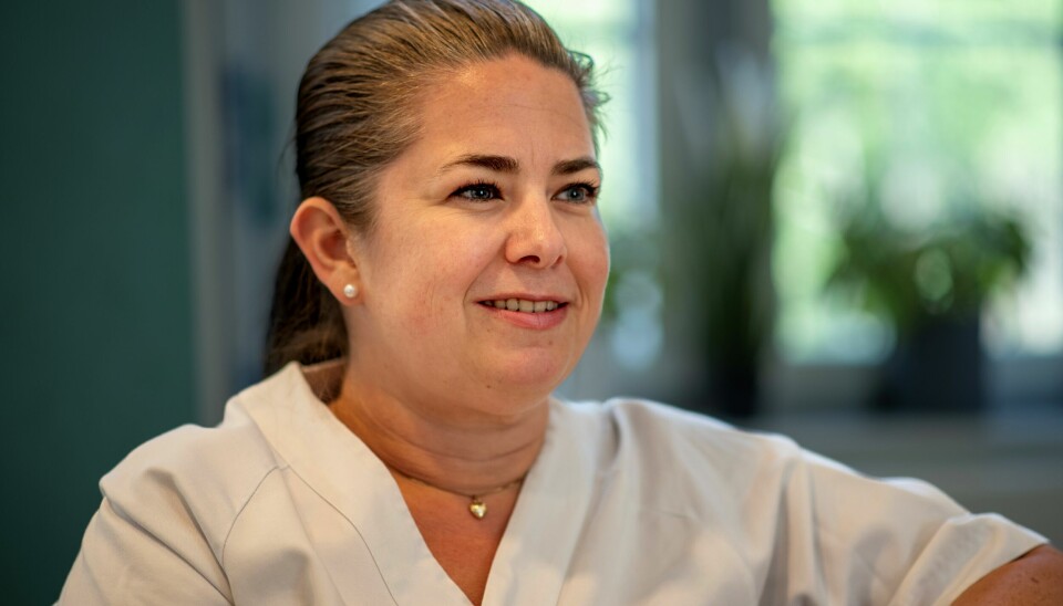 PASIENTENS BESTE: – Når vi lærer av hverandre, blir dagene mer varierte. Og vi gir pasienten bedre helsehjelp, sier Camilla Rustad.