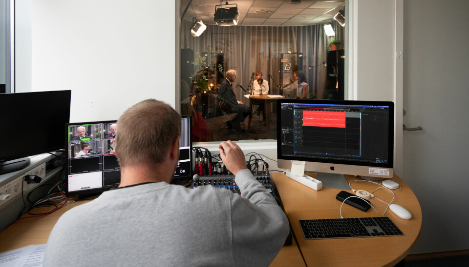 PODKAST: Midt i en hektisk valgkamp tok statsministeren seg tid til å stille opp i Fagforbundets podkast «Hele laget». Foto: Per Flakstad