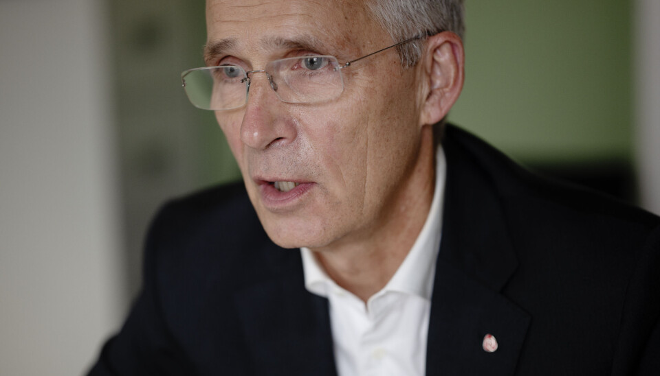 LØFTER: Politikken skal få prisstigningen og renta ned, og lønningene opp, lover Stoltenberg.